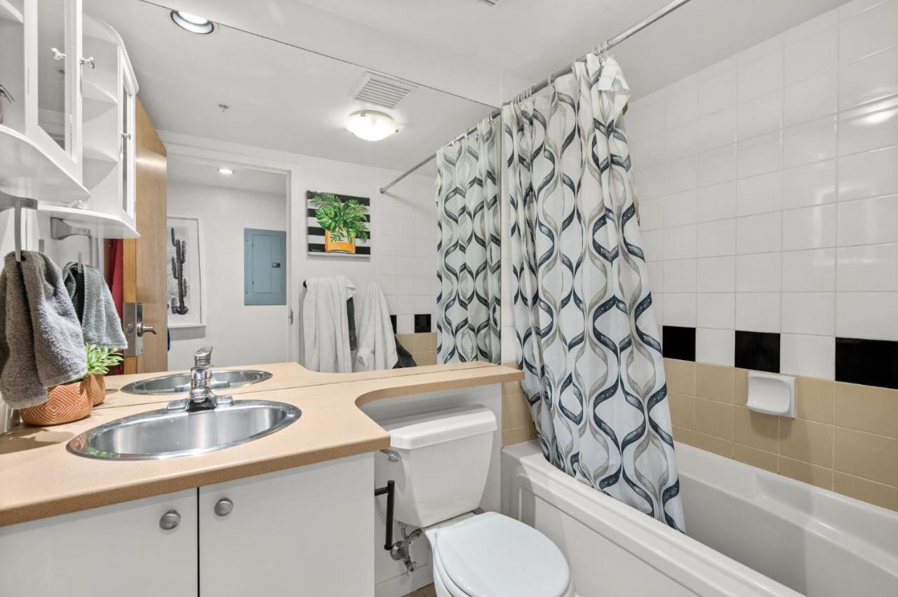 Apartament Rare Find Loft With Full Kitchen At Heart Of Downtown Vancouver Zewnętrze zdjęcie
