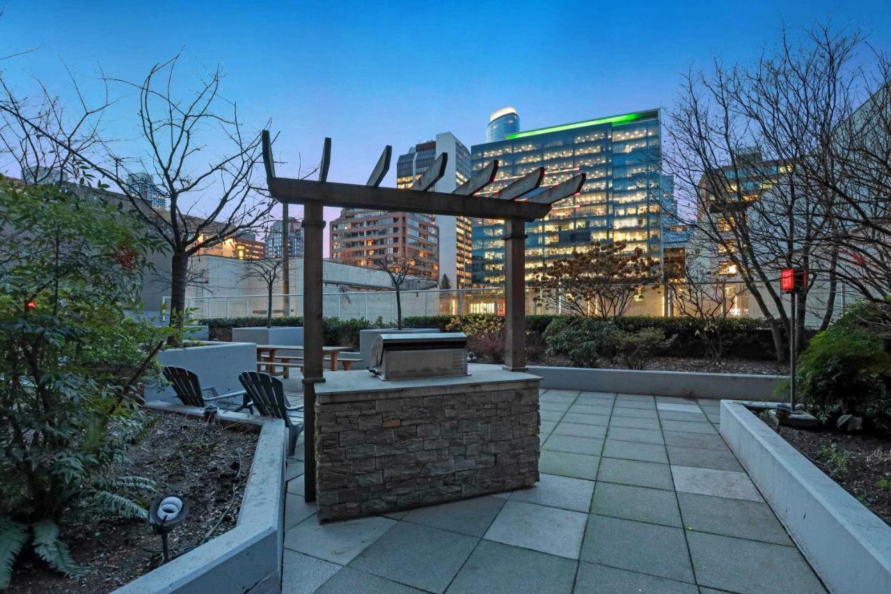 Apartament Rare Find Loft With Full Kitchen At Heart Of Downtown Vancouver Zewnętrze zdjęcie